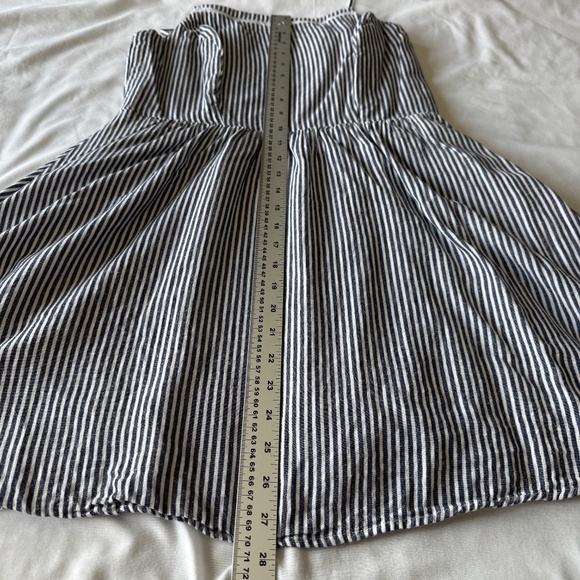 Old Navy Sleeveless High Neck Striped Summer Dress M Beach Boardwalk Festival - Picture 13 of 16